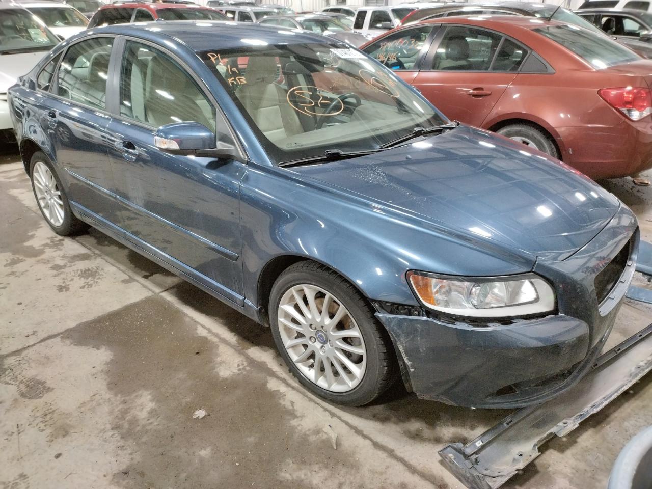 VOLVO S40 T5 2011 with VIN YV1672MSXB2539336 - Photo from auction