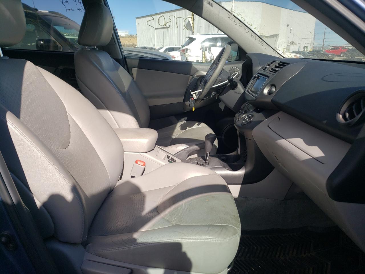 Photo 5 from auction – 2010 TOYOTA RAV4 LIMIT with VIN 2T3DK4DV3AW026372