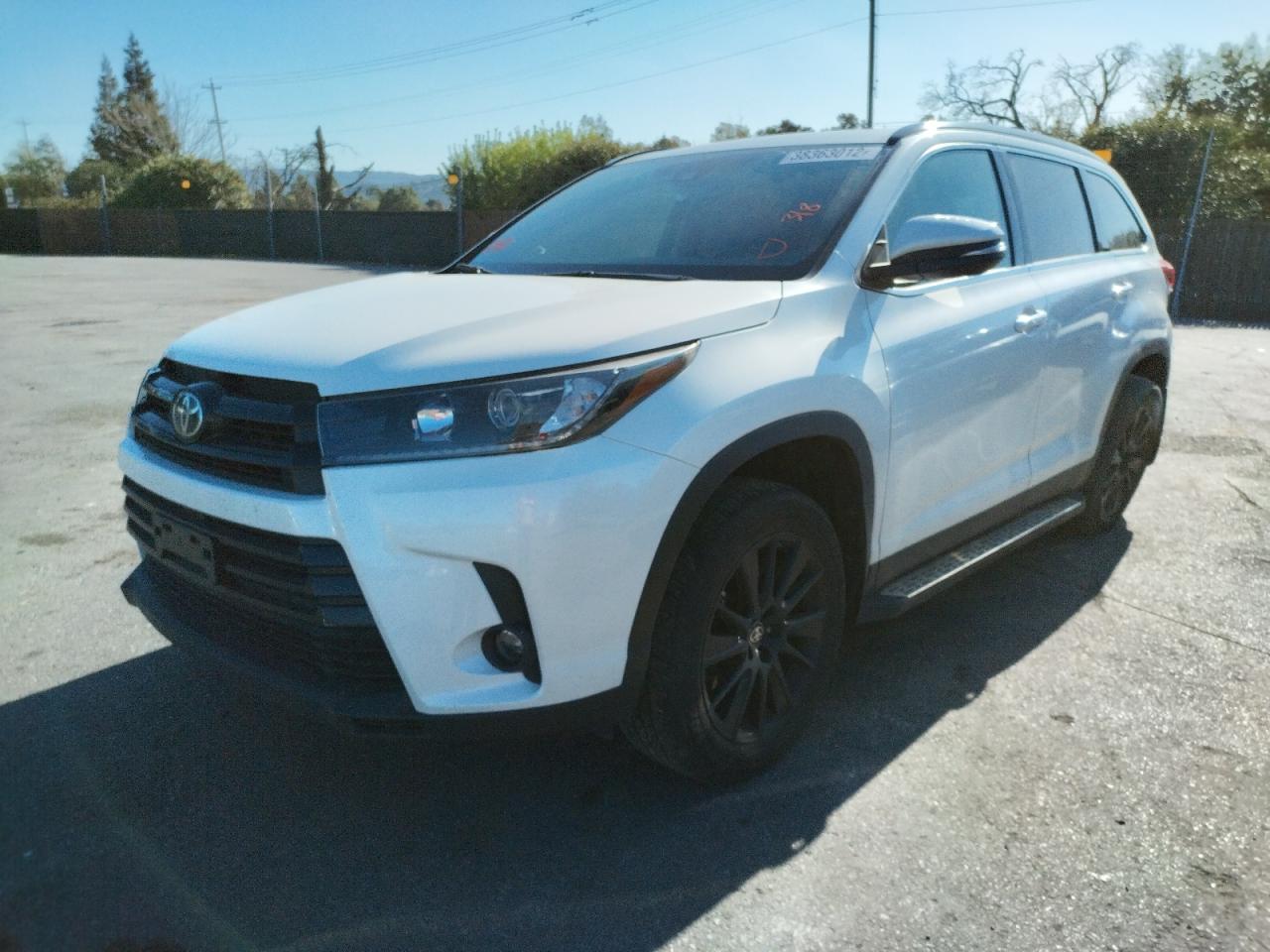 Photo 2 from auction – 2019 TOYOTA HIGHLANDER with VIN 5TDJZRFH0KS626398