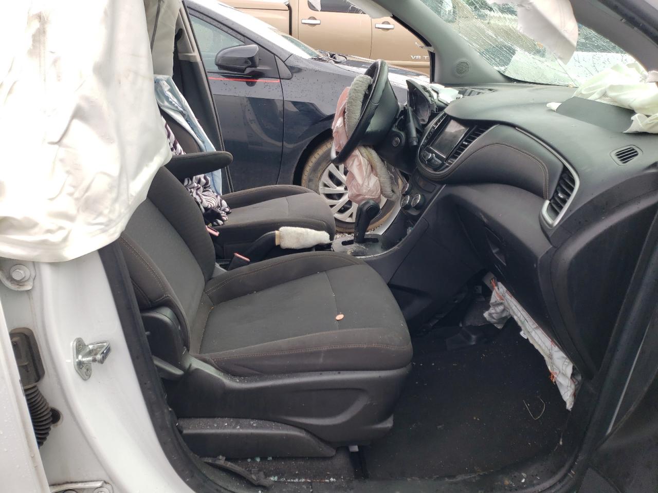 Photo 5 from auction – 2018 CHEVROLET TRAX LS with VIN KL7CJNSB0JB613938