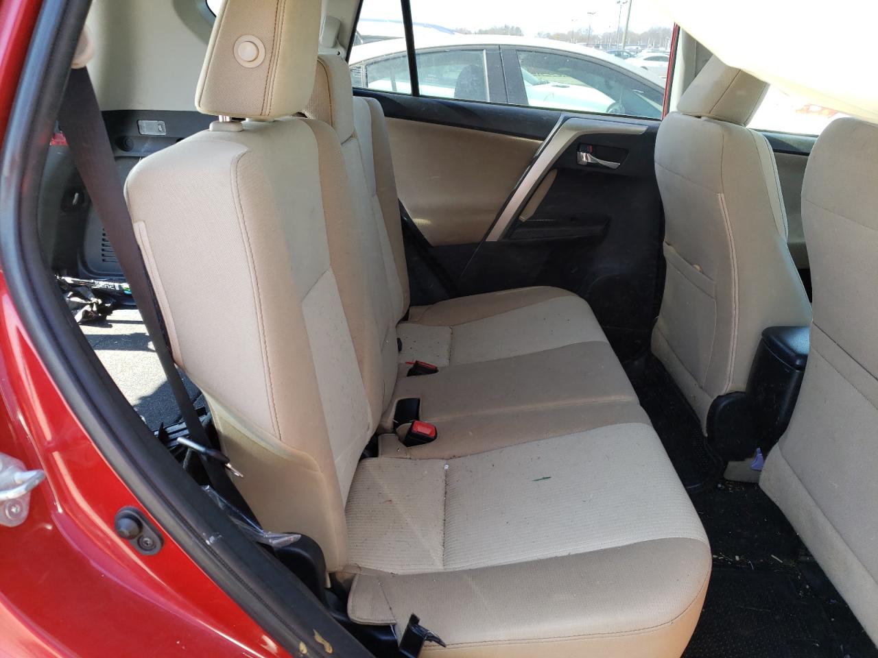 Photo 6 from auction – 2015 TOYOTA RAV4 XLE with VIN JTMRFREV6FD149982