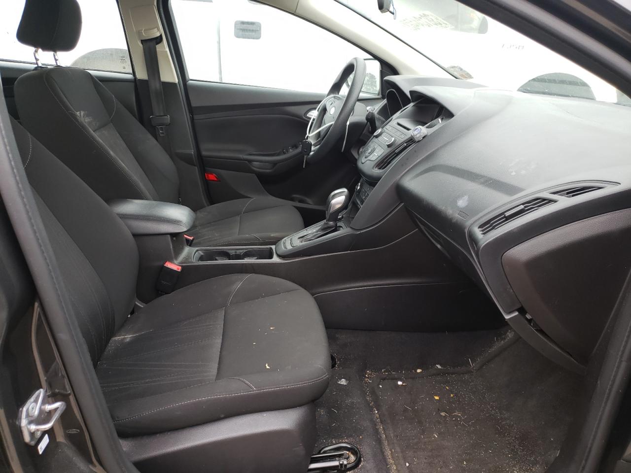 Photo 5 from auction – 2016 FORD FOCUS SE with VIN 1FADP3F28GL292566