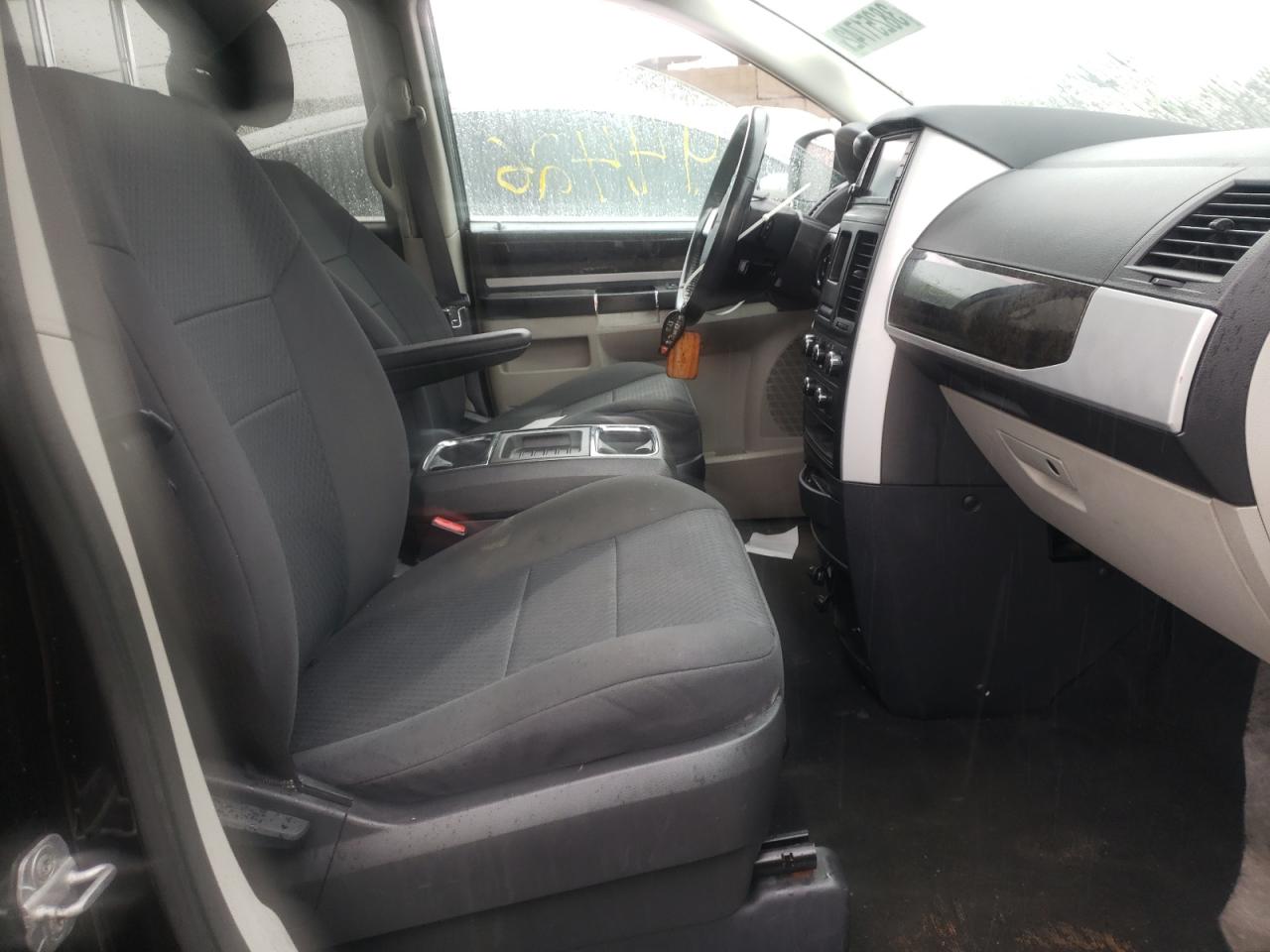 Photo 5 from auction – 2010 DODGE GRAND CARA with VIN 2D4RN6DX4AR360773