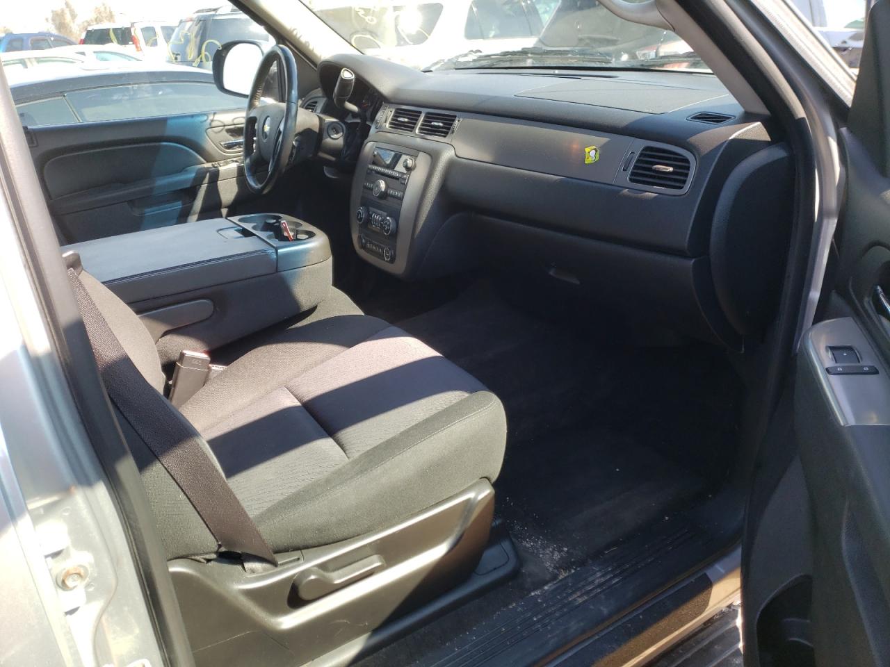 Photo 5 from auction – 2010 CHEVROLET AVALANCHE with VIN 3GNVKEE09AG224068