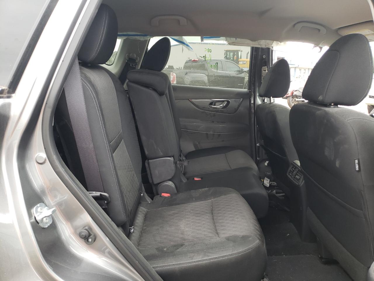 Photo 6 from auction – 2017 NISSAN ROGUE S with VIN KNMAT2MT0HP573429