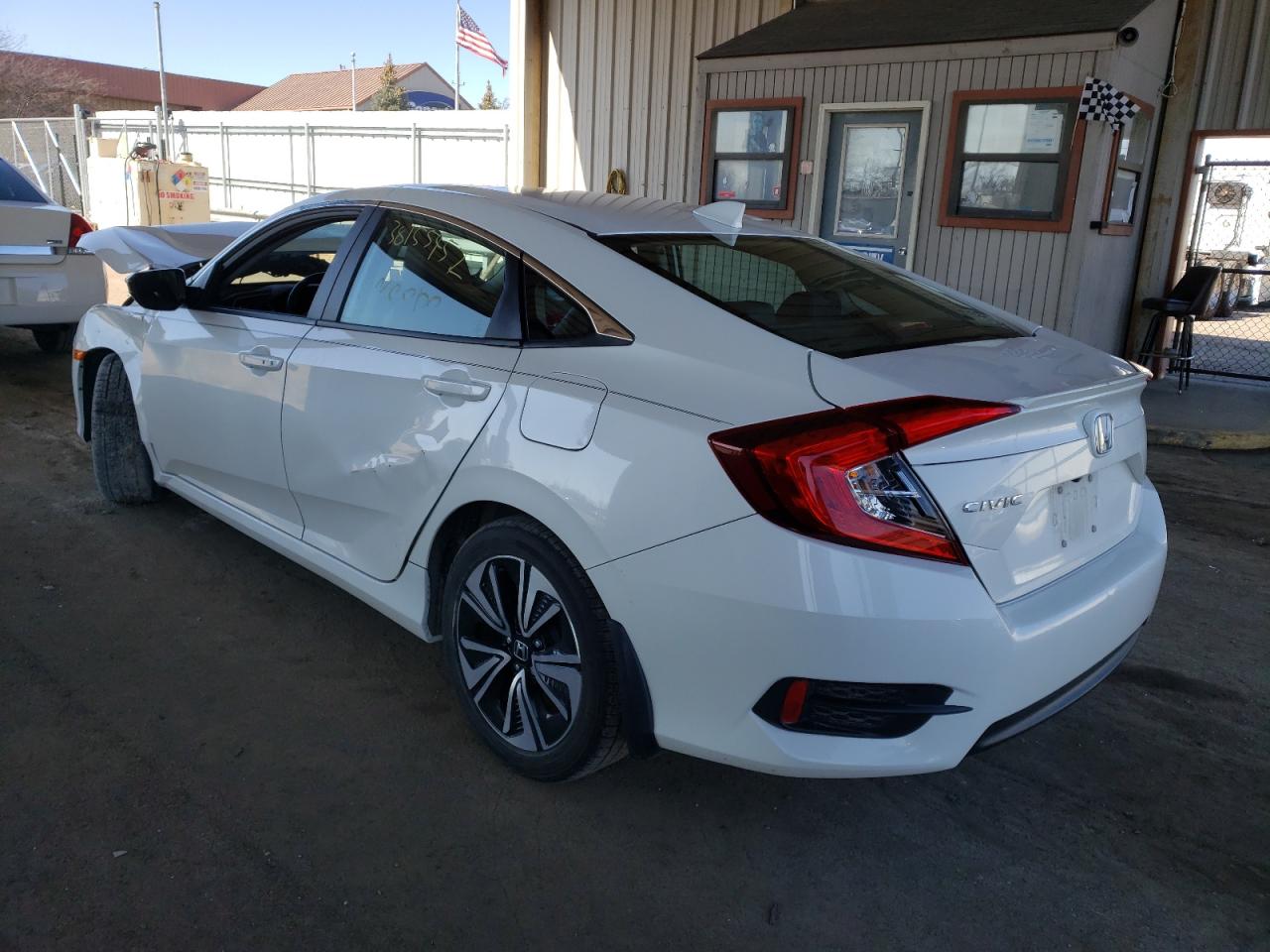 Photo 3 from auction – 2017 HONDA CIVIC EXL with VIN 19XFC1F74HE028463