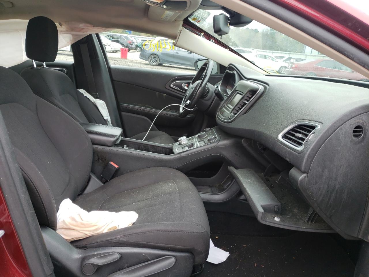 Photo 5 from auction – 2015 CHRYSLER 200 LIMITE with VIN 1C3CCCAB2FN631399