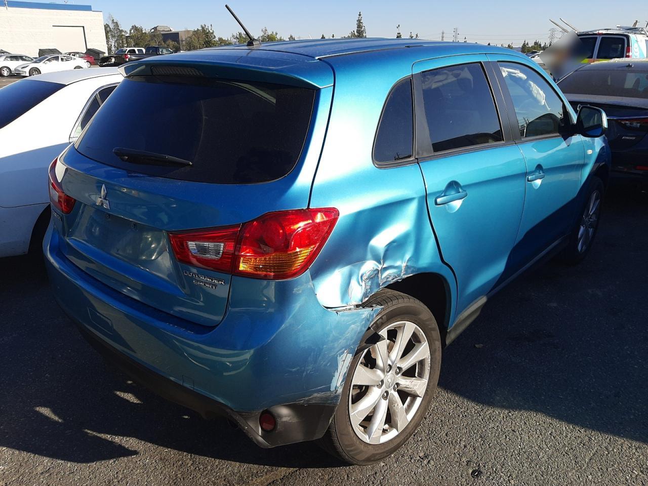Photo 4 from auction – 2014 MITSUBISHI OUTLANDER with VIN 4A4AP3AU2EE026072
