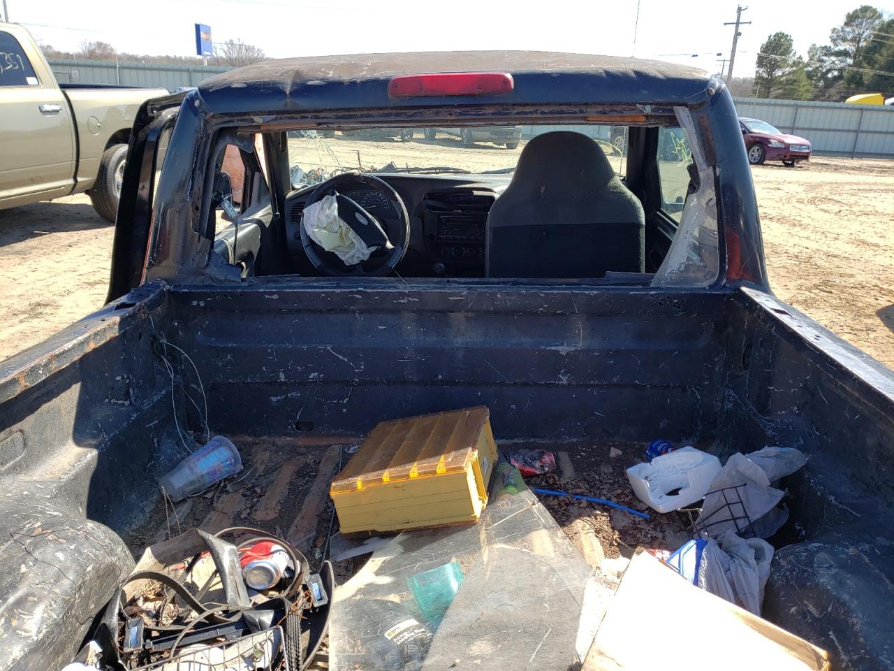 Photo 6 from auction – 2003 FORD RANGER with VIN 1FTYR10D33PB87375