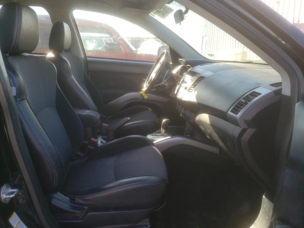 Photo 5 from auction – 2012 MITSUBISHI OUTLANDER with VIN JA4JT3AW5CU004911