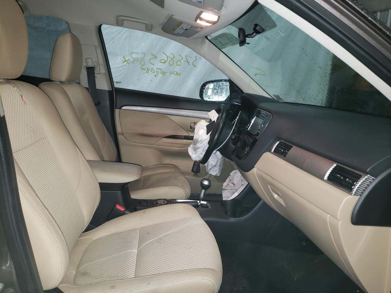 Photo 5 from auction – 2016 MITSUBISHI OUTLANDER with VIN JA4AZ3A37GZ047837