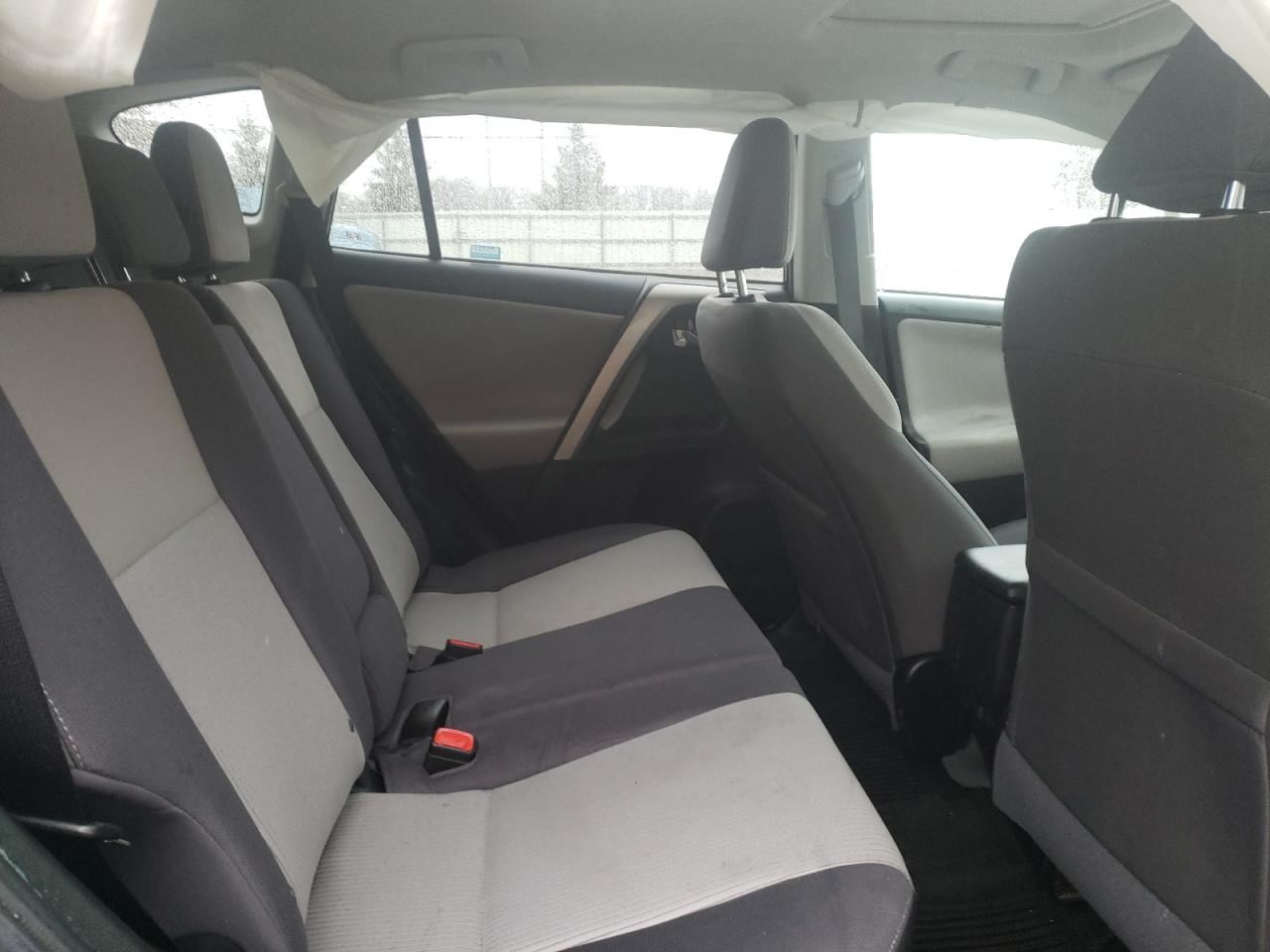 Photo 6 from auction – 2015 TOYOTA RAV4 XLE with VIN 2T3RFREV6FW397815