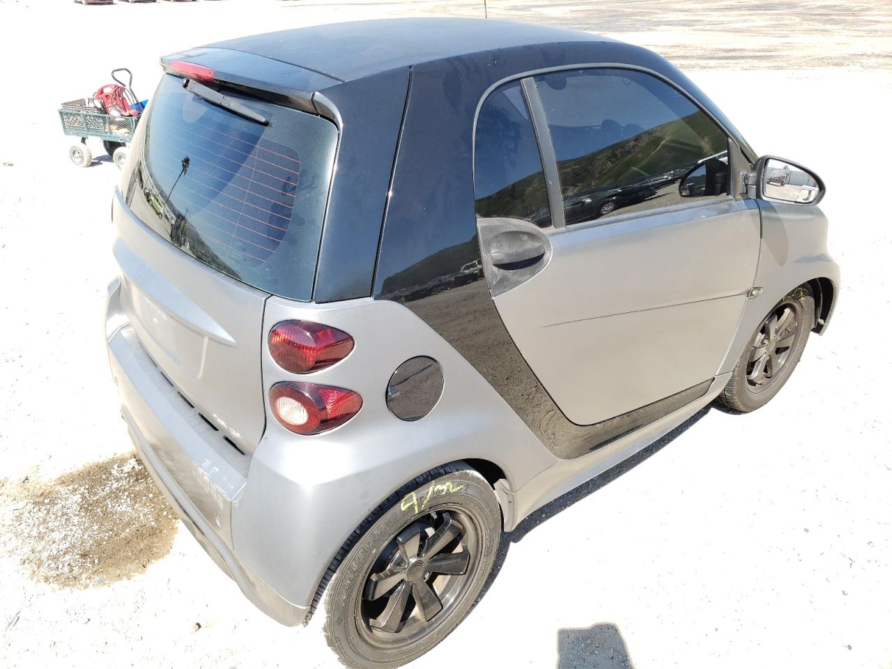Photo 4 from auction – 2013 SMART FORTWO PUR with VIN WMEEJ3BA2DK587890
