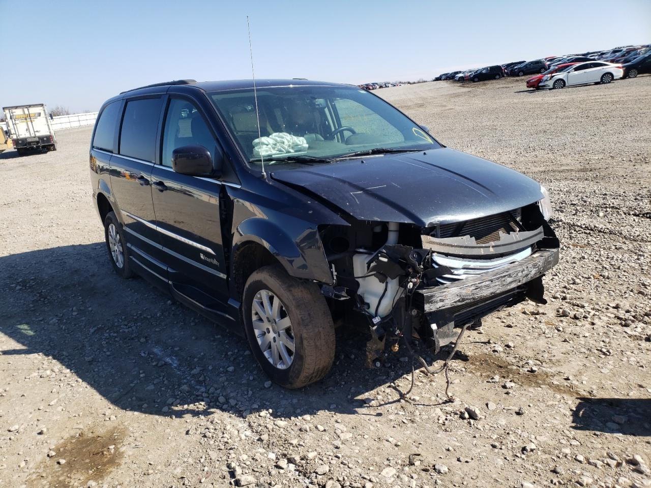 Photo 1 from auction – 2014 CHRYSLER TOWN & COU with VIN 2C4RC1BG9ER285857