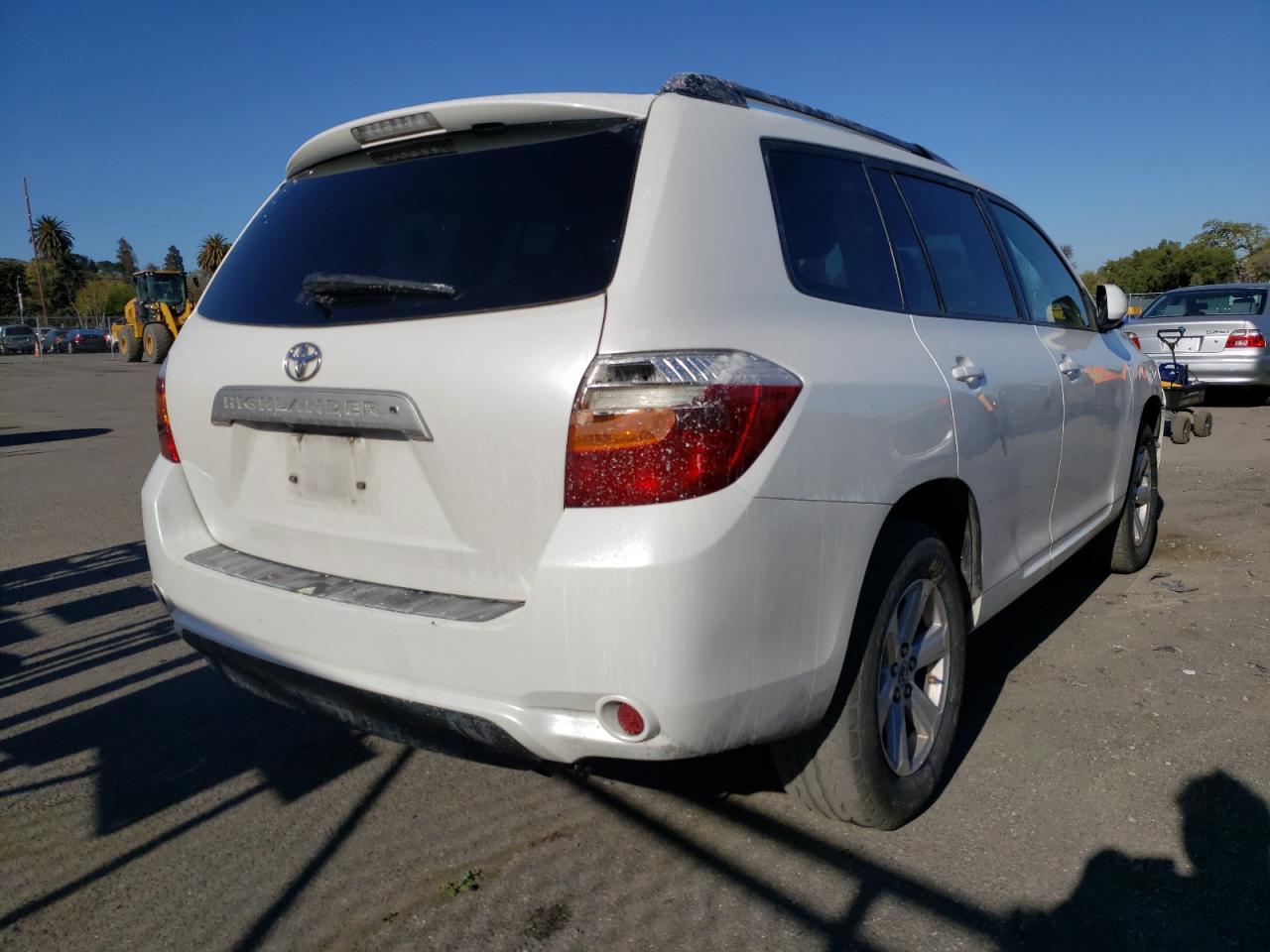 Photo 4 from auction – 2010 TOYOTA HIGHLANDER with VIN 5TDKK3EH9AS021026