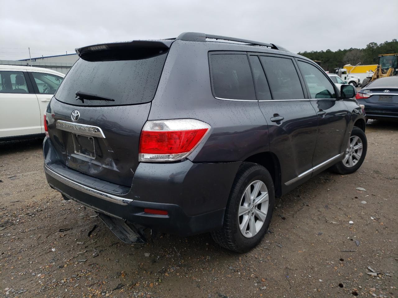 Photo 4 from auction – 2013 TOYOTA HIGHLANDER with VIN 5TDZK3EH9DS116320