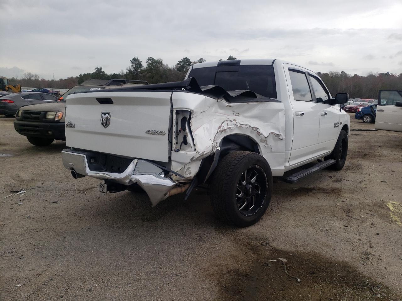 Photo 9 from auction – 2015 RAM 1500 SLT with VIN 3C6RR7LT4FG666009
