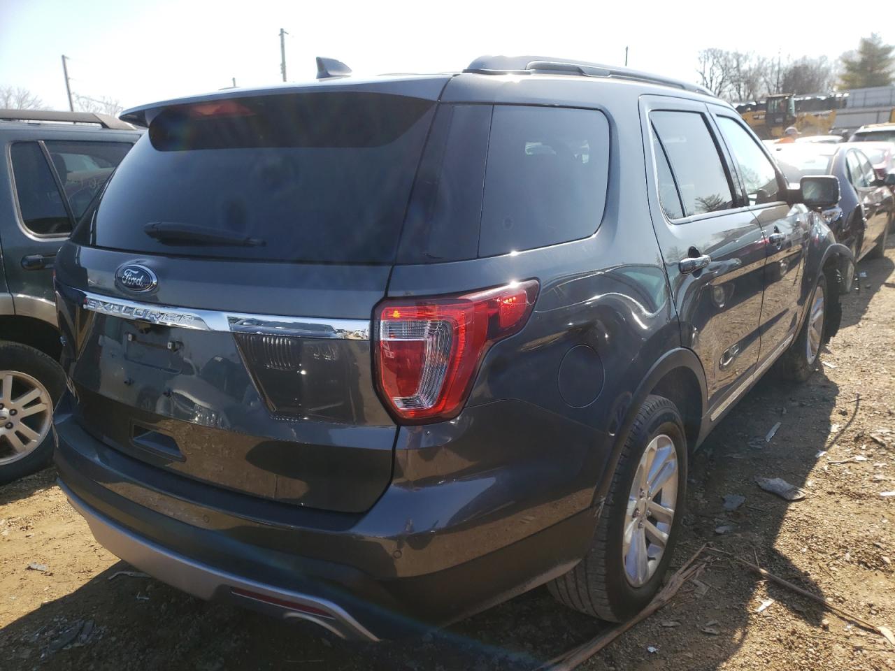 Photo 4 from auction – 2017 FORD EXPLORER X with VIN 1FM5K7D83HGD03183