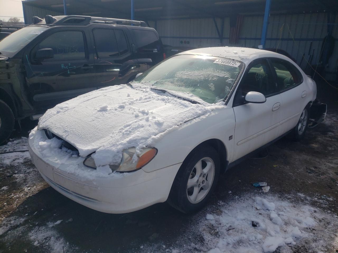 Photo 2 from auction – 2000 FORD TAURUS with VIN 1FAFP55S9YA186842