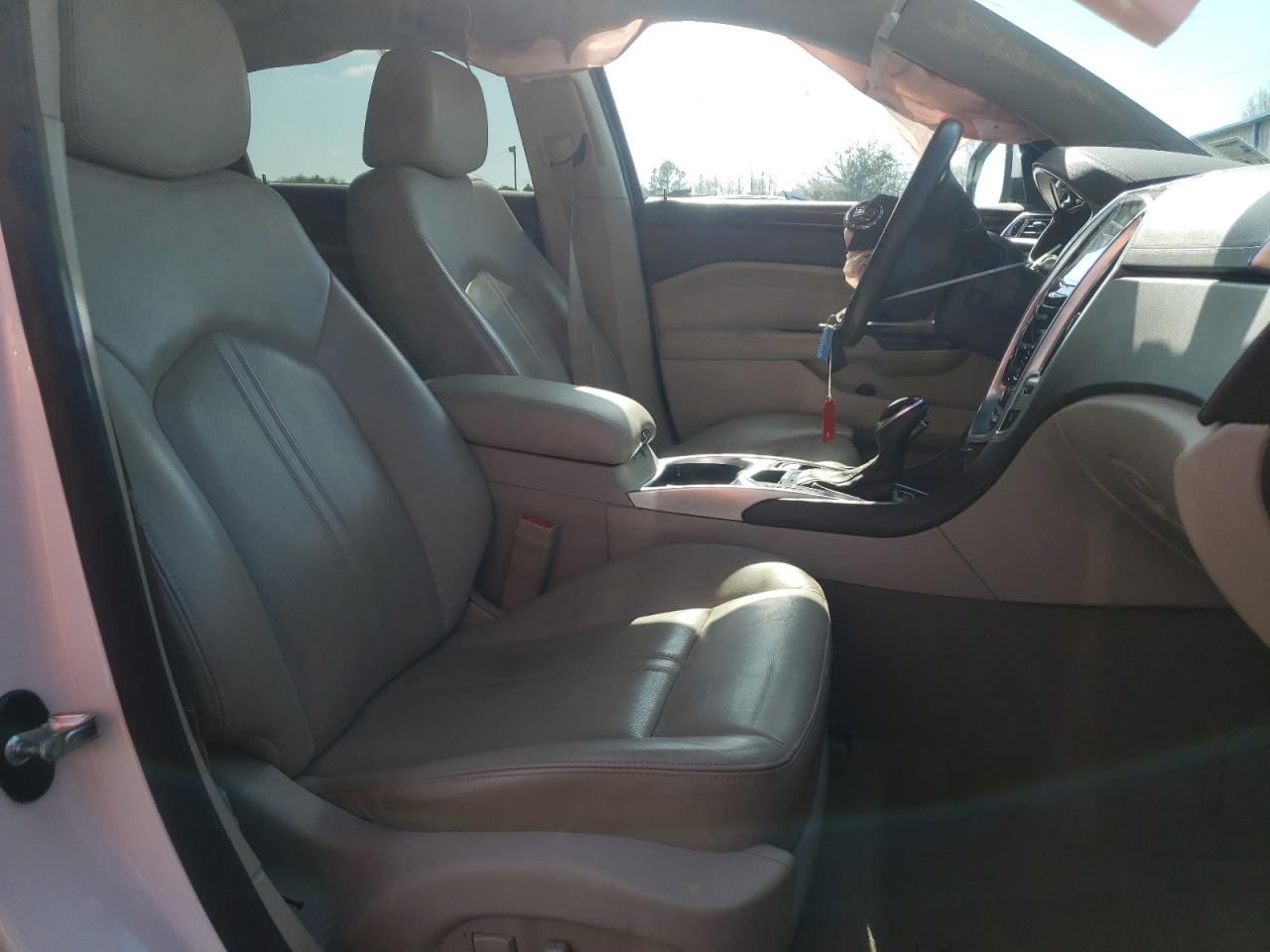 Photo 5 from auction – 2013 CADILLAC SRX LUXURY with VIN 3GYFNCE30DS529070