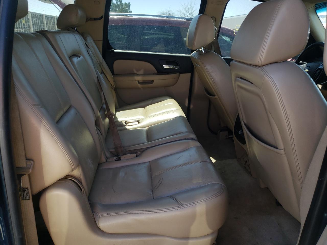 Photo 6 from auction – 2007 CHEVROLET SUBURBAN K with VIN 3GNFK16377G136523
