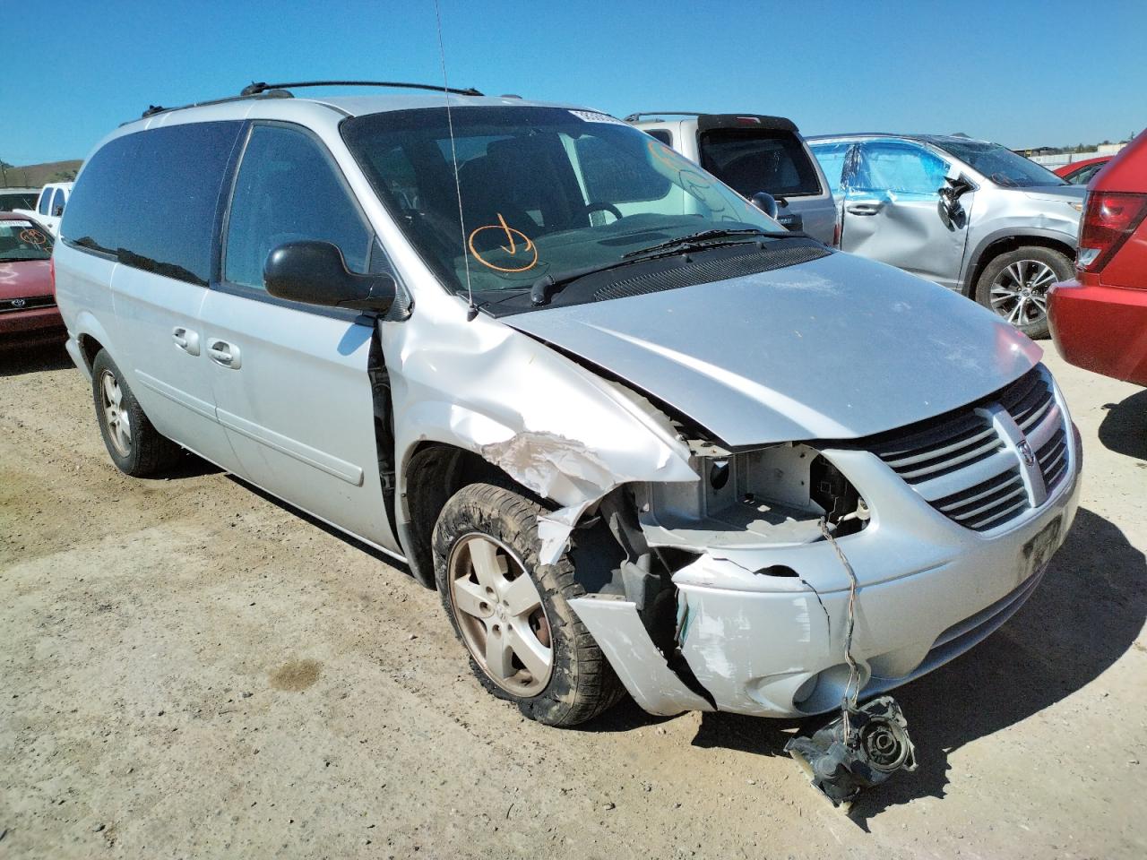 Photo 9 from auction – 2005 DODGE GRAND CARA with VIN 2D4GP44L15R249171