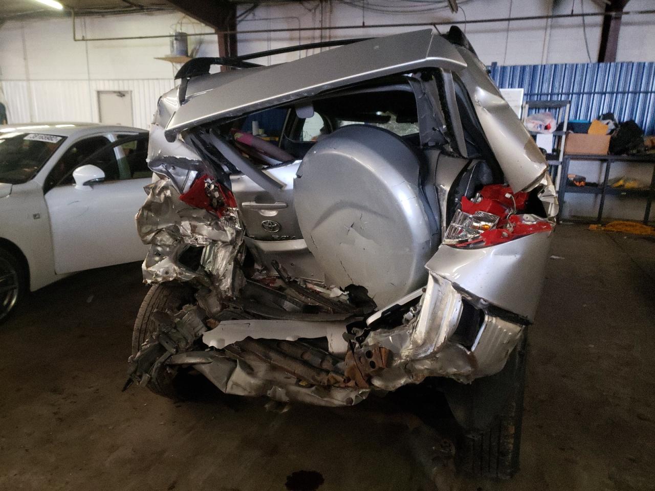 Photo 9 from auction – 2006 TOYOTA RAV4 with VIN JTMZD33V665013321