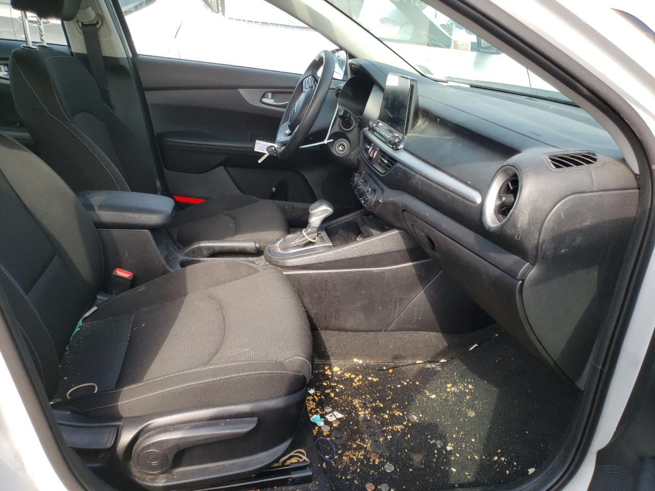 Photo 5 from auction – 2021 KIA FORTE FE with VIN 3KPF24AD4ME306953