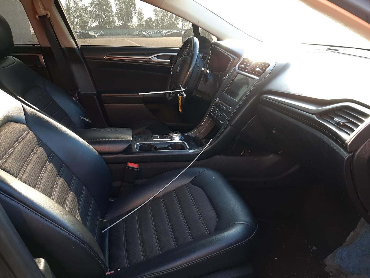 Photo 5 from auction – 2017 FORD FUSION SE with VIN 3FA6P0H76HR350614