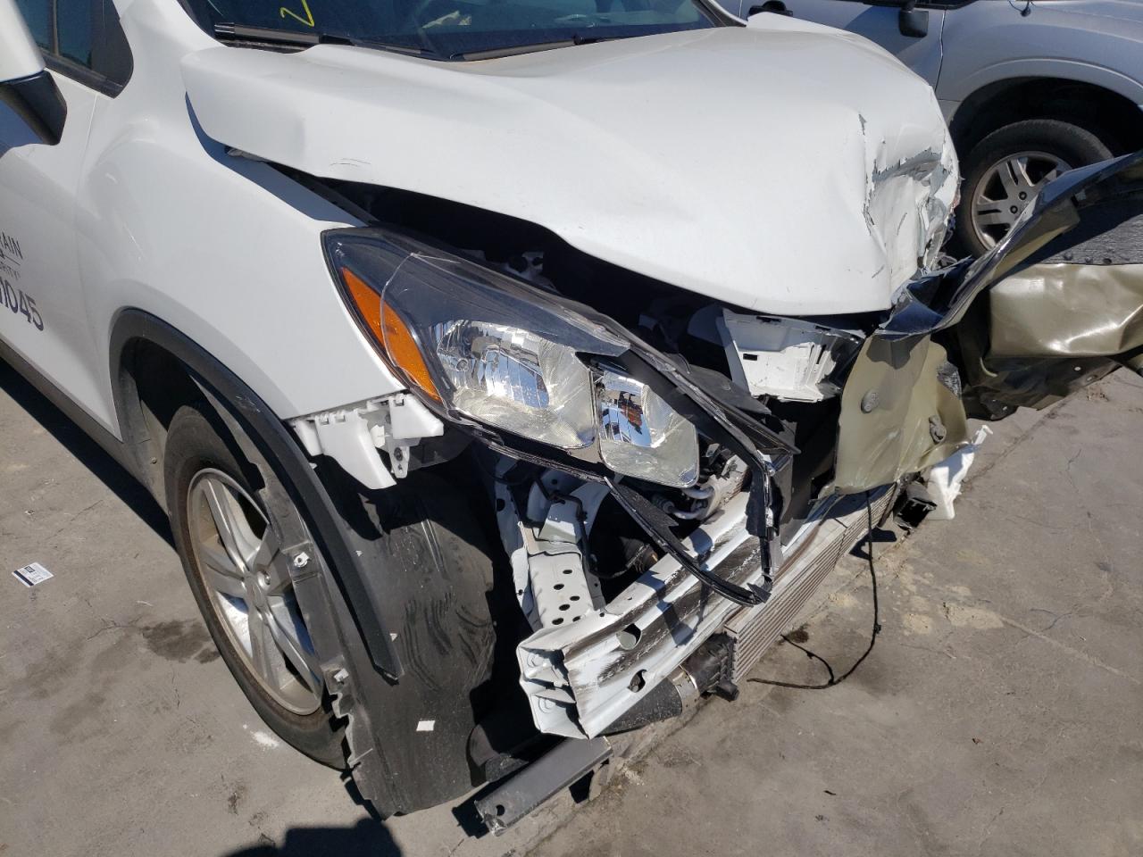 Photo 9 from auction – 2020 CHEVROLET TRAX LS with VIN KL7CJKSB3LB051180