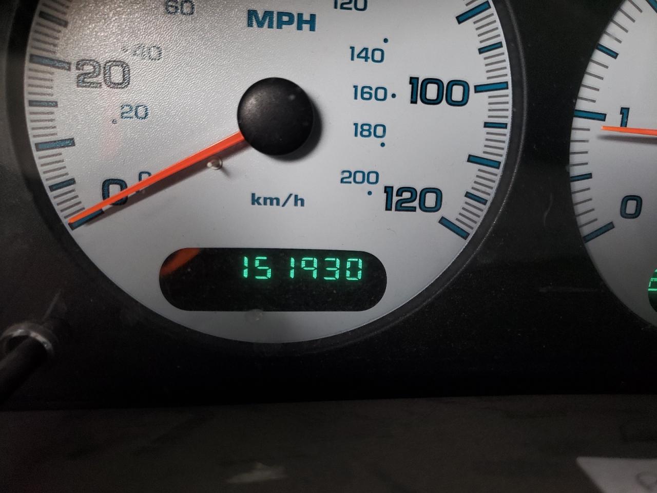 Photo 8 from auction – 2003 CHRYSLER TOWN & COU with VIN 2C4GP74L13R117183