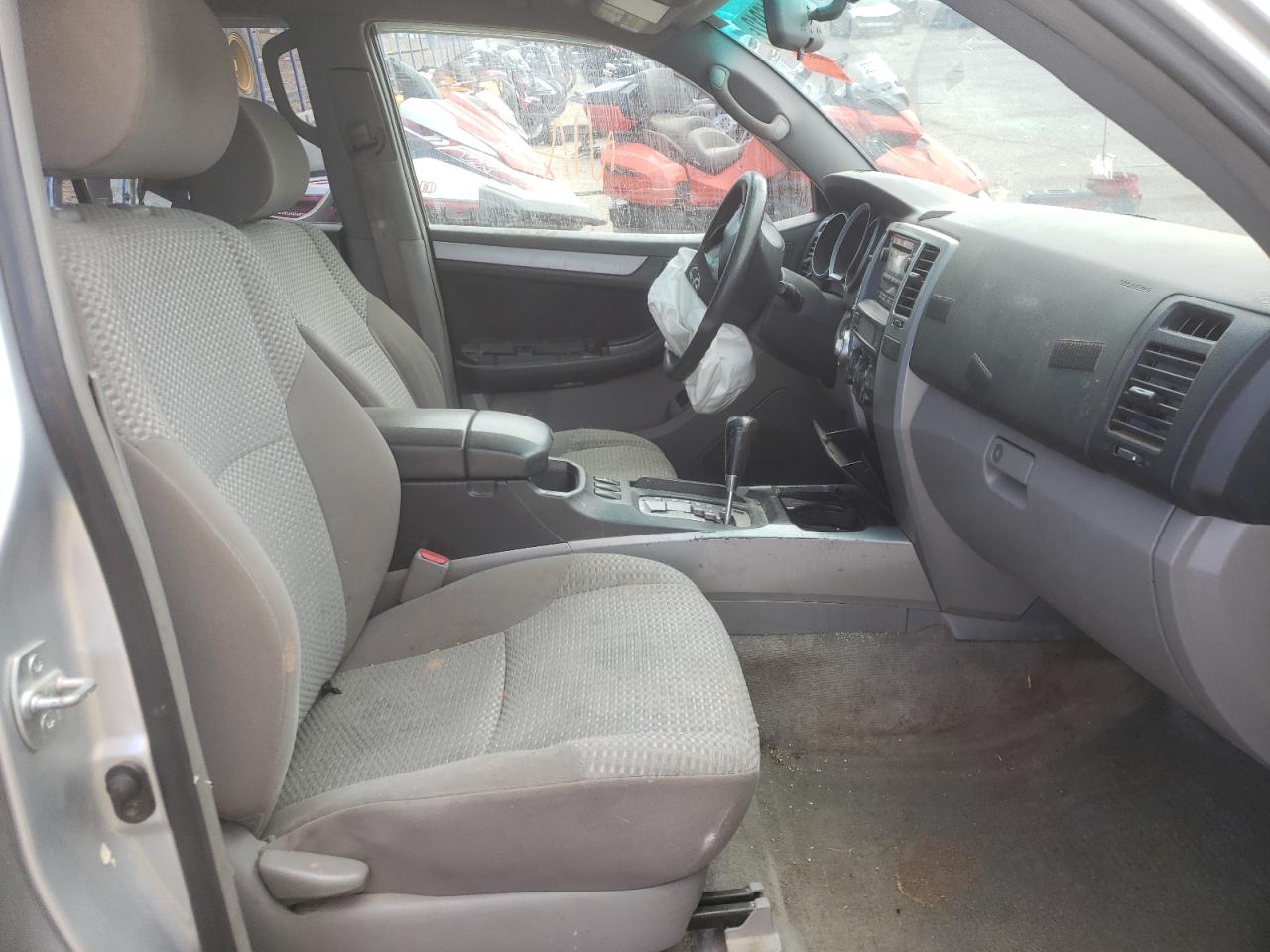 Photo 5 from auction – 2006 TOYOTA 4RUNNER SR with VIN JTEBU14R660085345