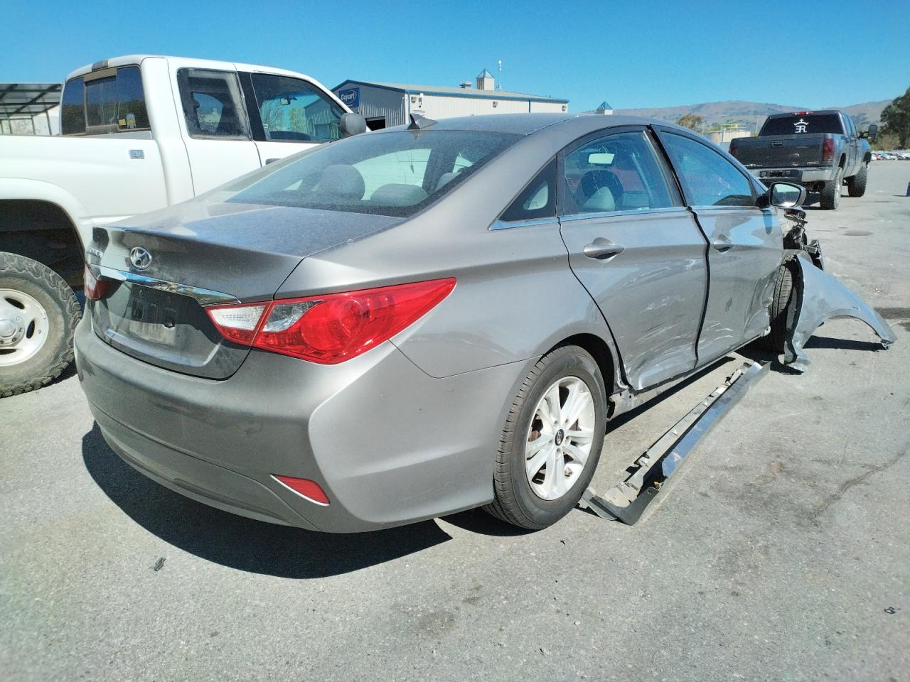Photo 4 from auction – 2014 HYUNDAI SONATA GLS with VIN 5NPEB4AC6EH876212
