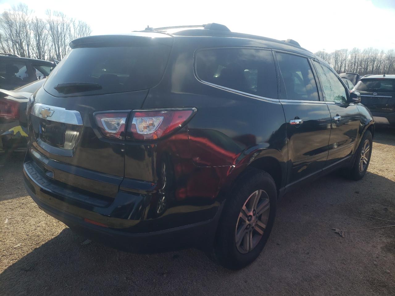 Photo 4 from auction – 2016 CHEVROLET TRAVERSE L with VIN 1GNKVHKD0GJ242971