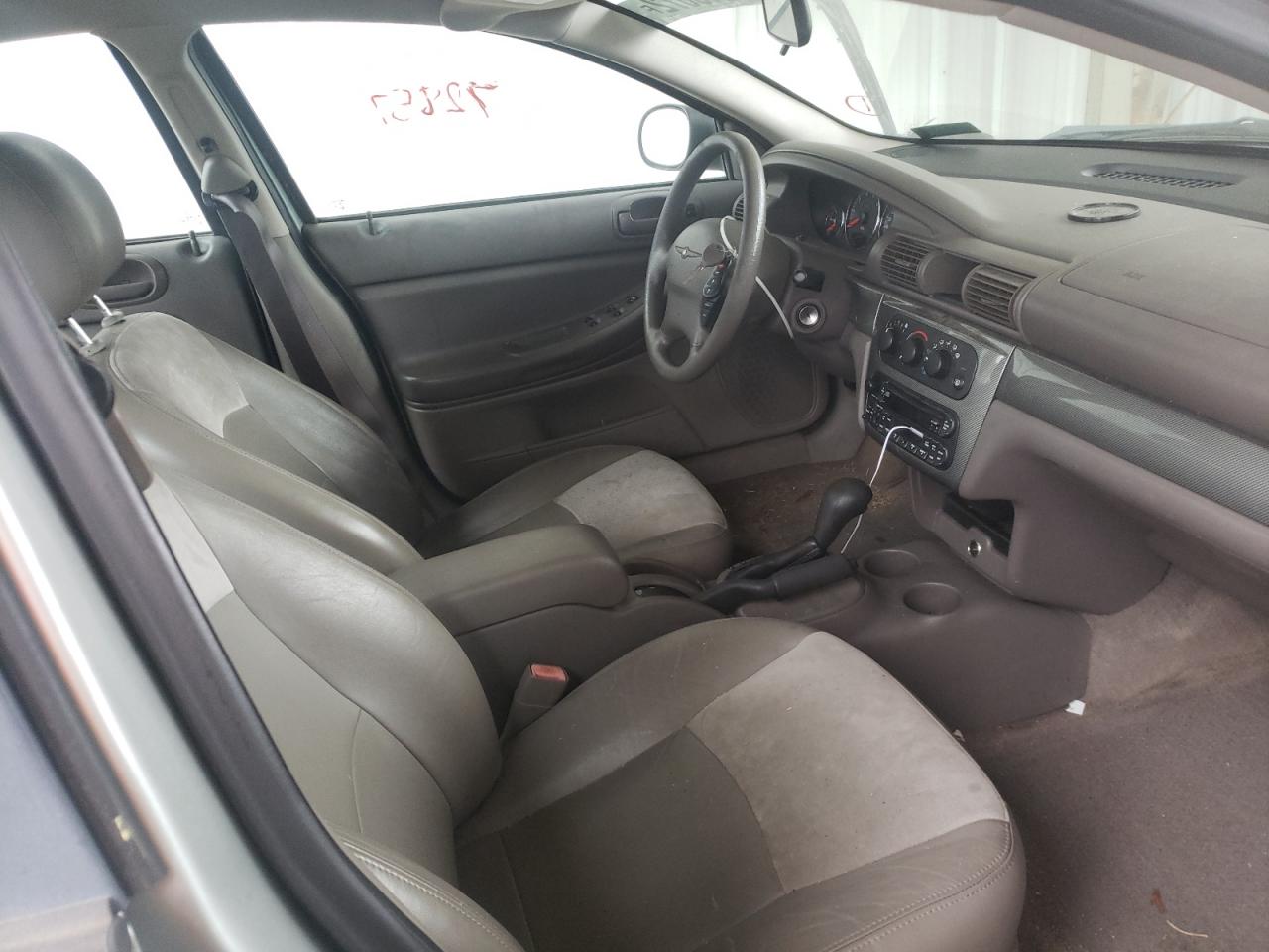 Photo 5 from auction – 2004 CHRYSLER SEBRING LX with VIN 1C3EL56R64N402781