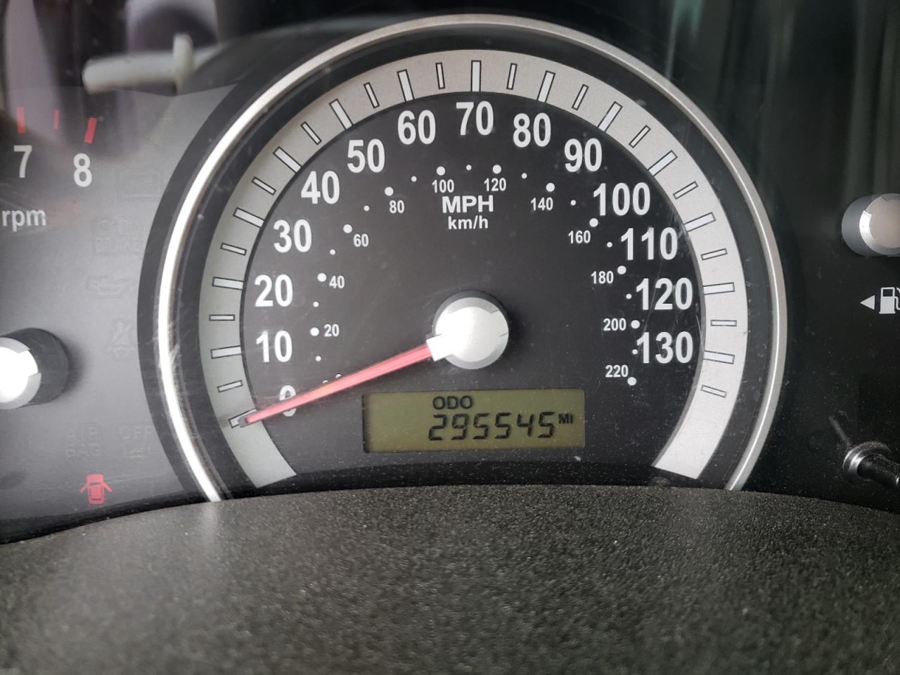 Photo 8 from auction – 2007 HYUNDAI ENTOURAGE with VIN KNDMC233976036092