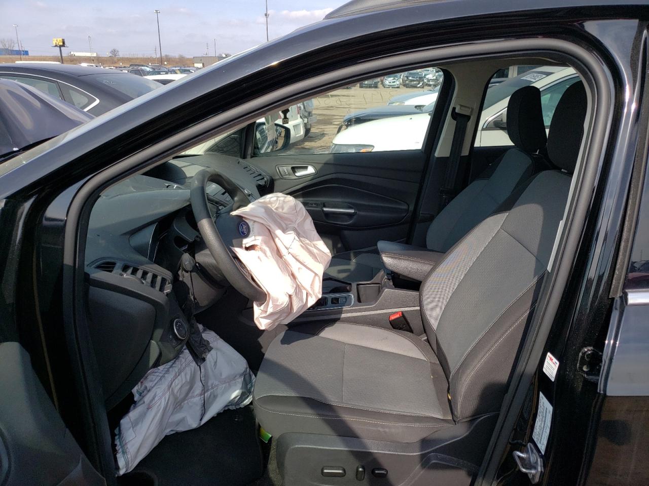 صورة رقم 5 من المزاد - 2018 FORD ESCAPE SE مع VIN 1FMCU9GD8JUC85583