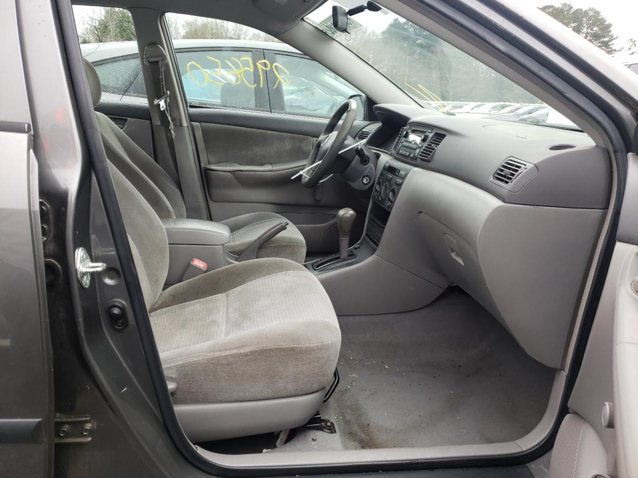 Photo 5 from auction – 2005 TOYOTA COROLLA CE with VIN 2T1BR32E15C443702