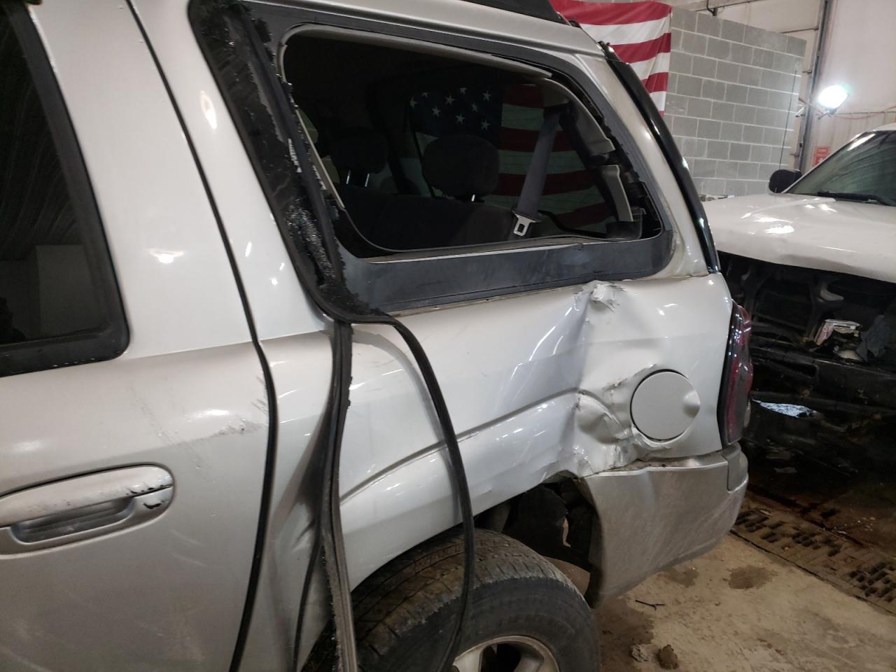 Photo 9 from auction – 2005 CHEVROLET TRAILBLAZE with VIN 1GNET16S756112835