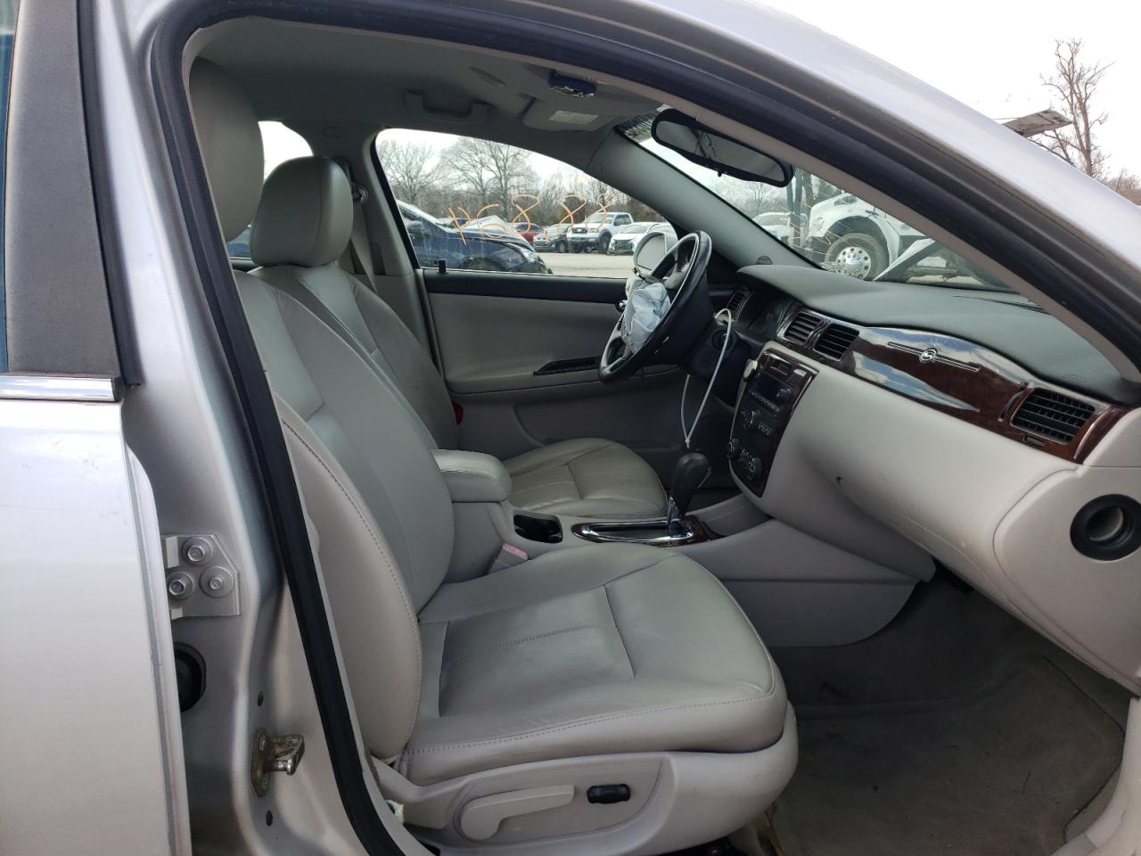 Photo 5 from auction – 2010 CHEVROLET IMPALA LT with VIN 2G1WB5EK2A1205328