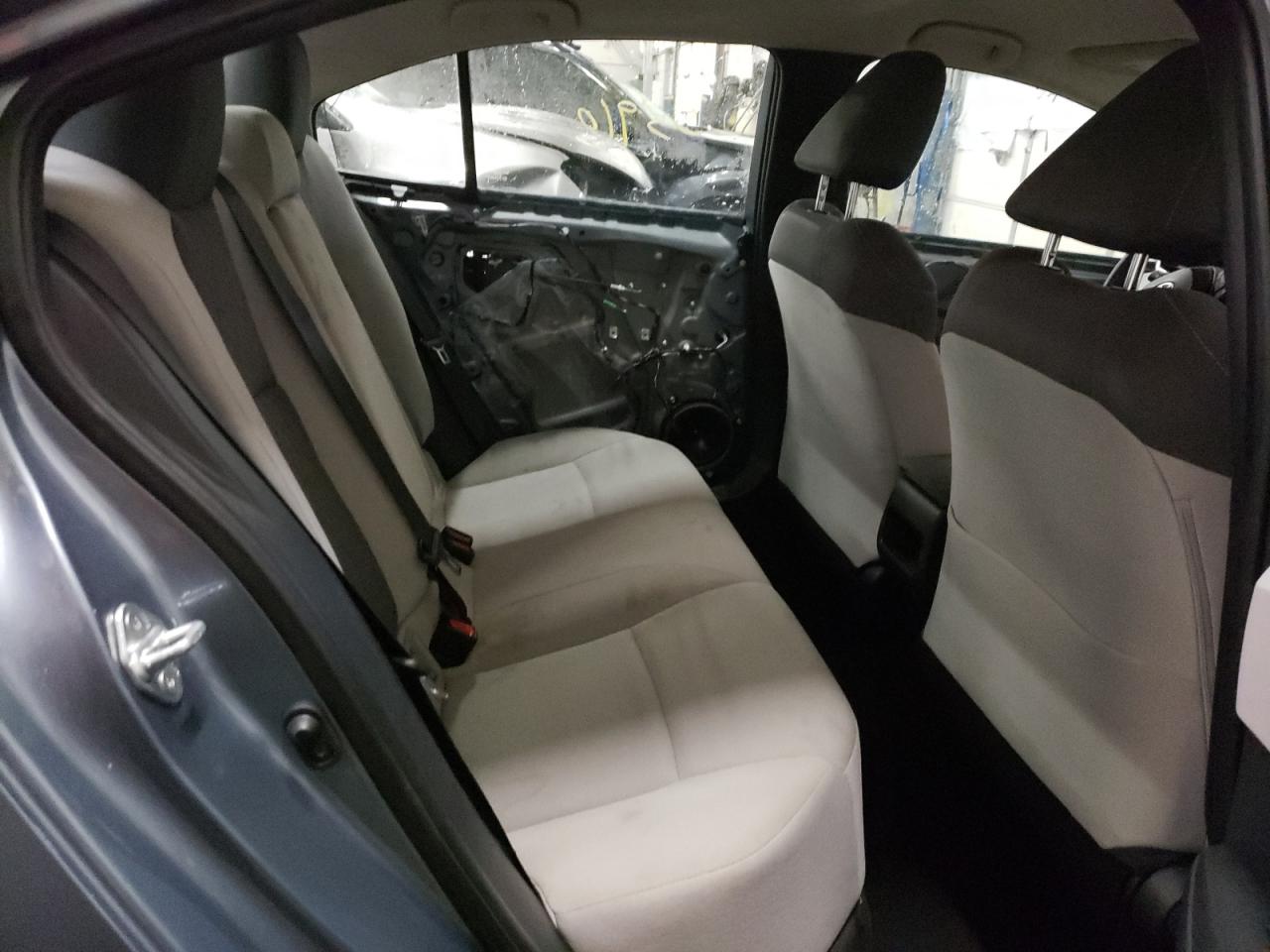 Photo 6 from auction – 2020 TOYOTA COROLLA LE with VIN 5YFEPRAE9LP004882