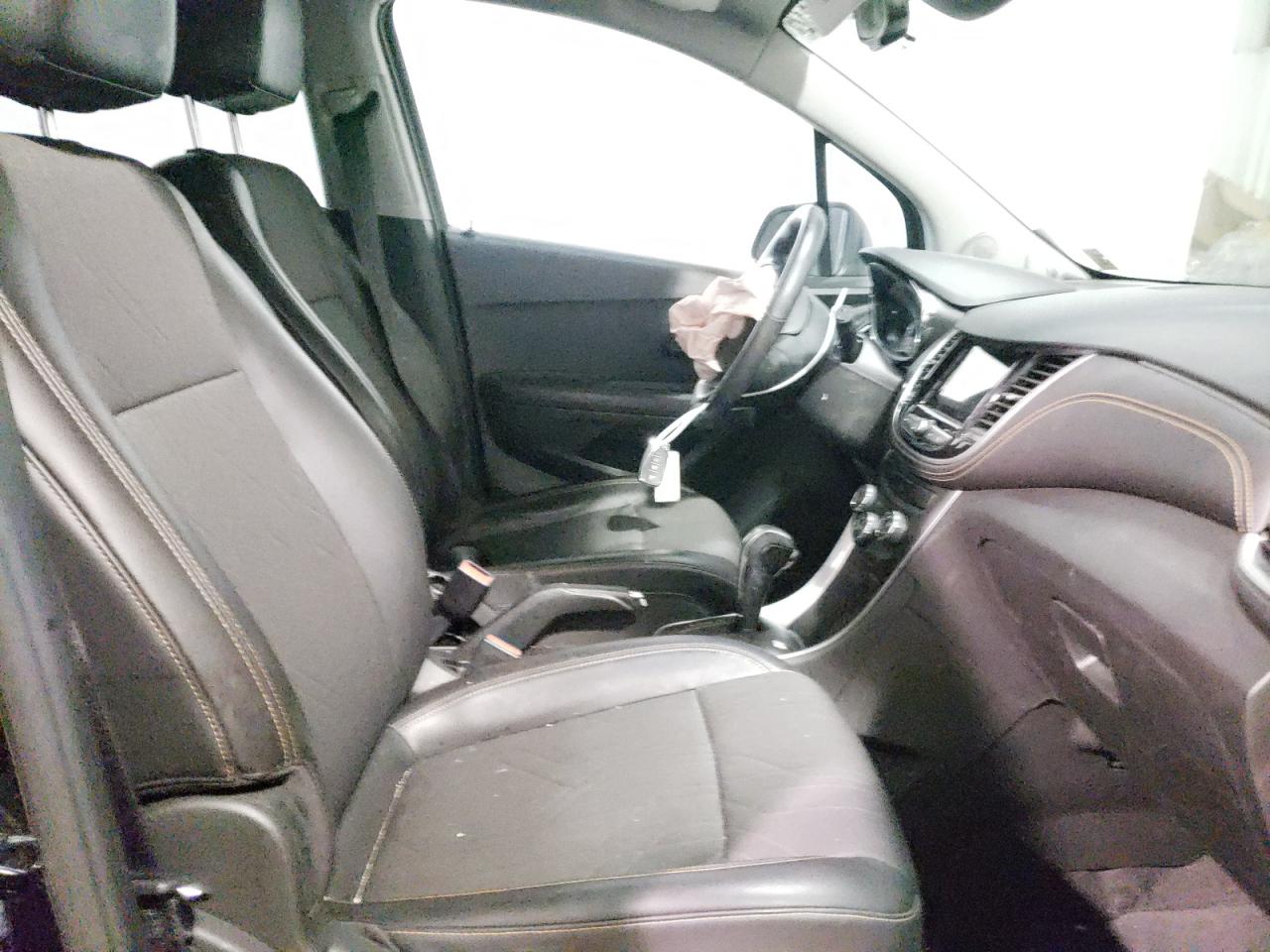 Photo 5 from auction – 2019 CHEVROLET TRAX 1LT with VIN KL7CJPSB0KB717844