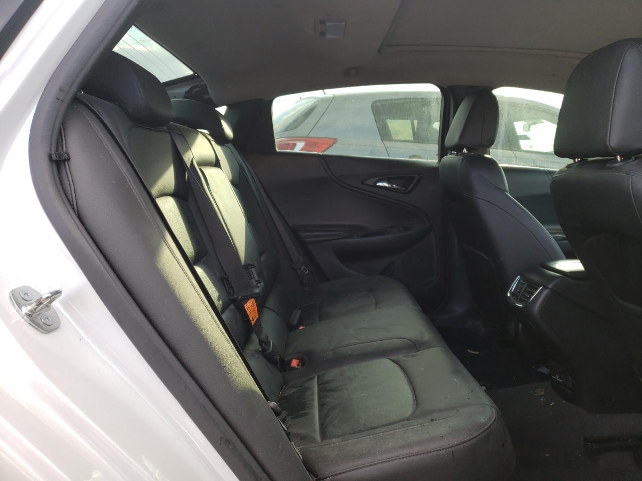 Photo 5 from auction – 2018 CHEVROLET MALIBU LT with VIN 1G1ZD5ST1JF236552