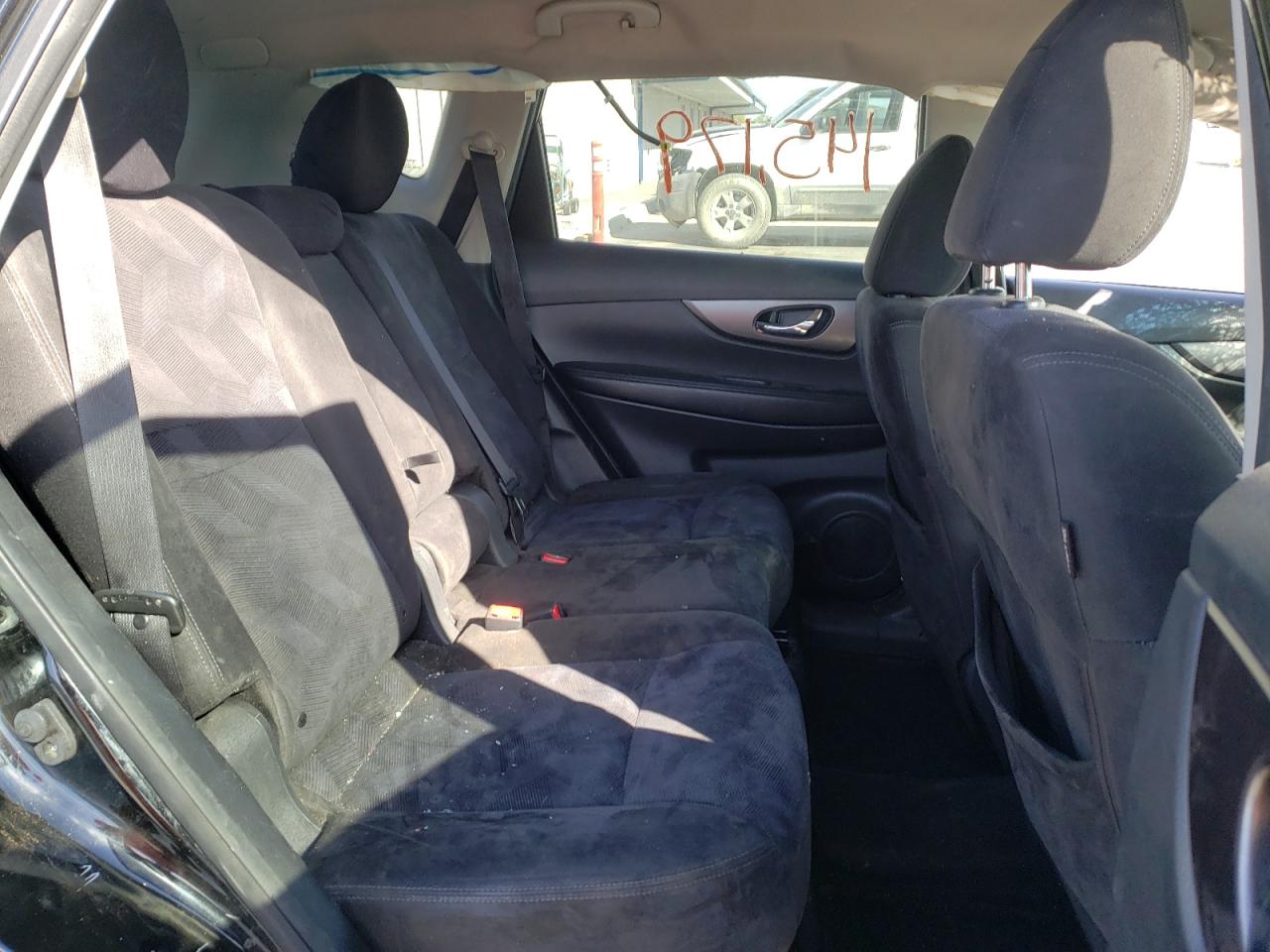 Photo 6 from auction – 2015 NISSAN ROGUE S with VIN KNMAT2MV4FP511076