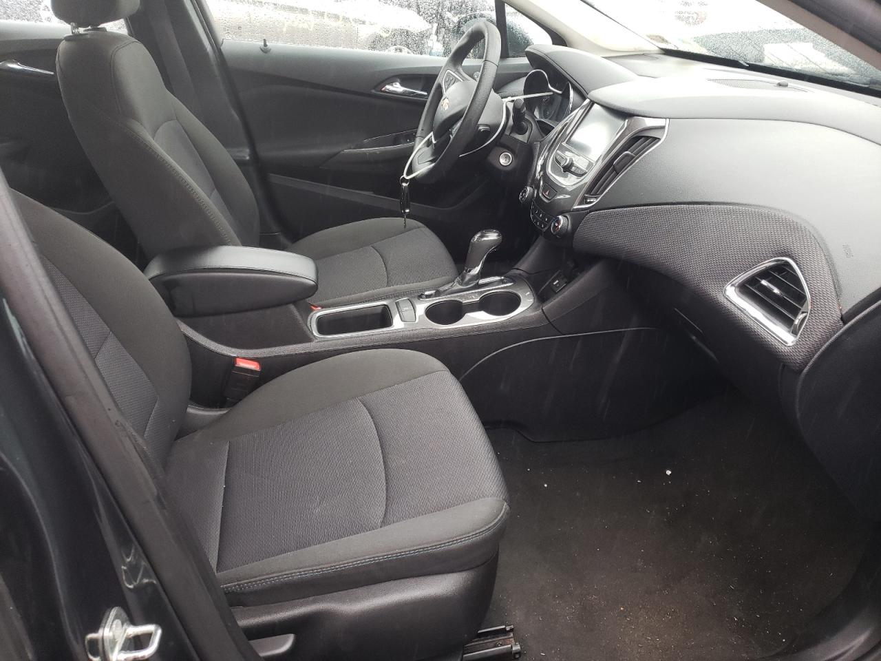 Photo 5 from auction – 2017 CHEVROLET CRUZE LT with VIN 3G1BE5SM0HS568947
