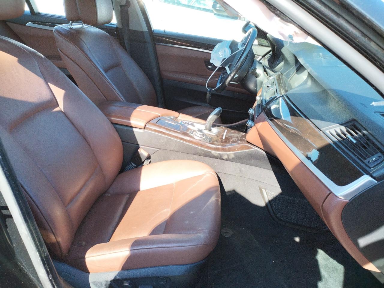 Zdjęcie 5 z aukcji – 2011 BMW 528 I z VIN WBAFR1C52BC743206