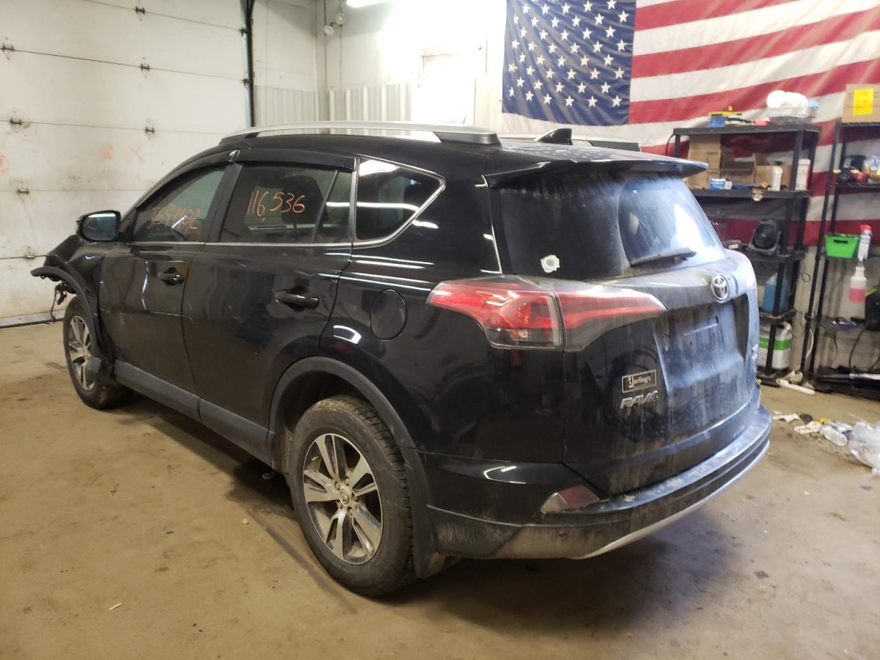 Photo 3 from auction – 2016 TOYOTA RAV4 XLE with VIN 2T3RFREV1GW506683
