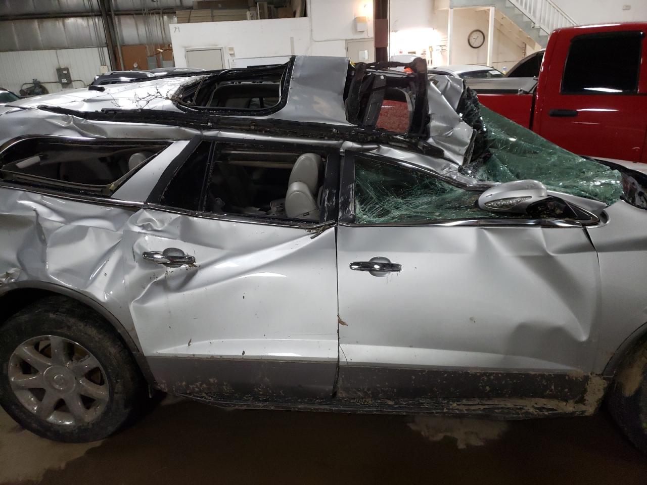 Photo 9 from auction – 2009 BUICK ENCLAVE CX with VIN 5GAEV23D49J149943