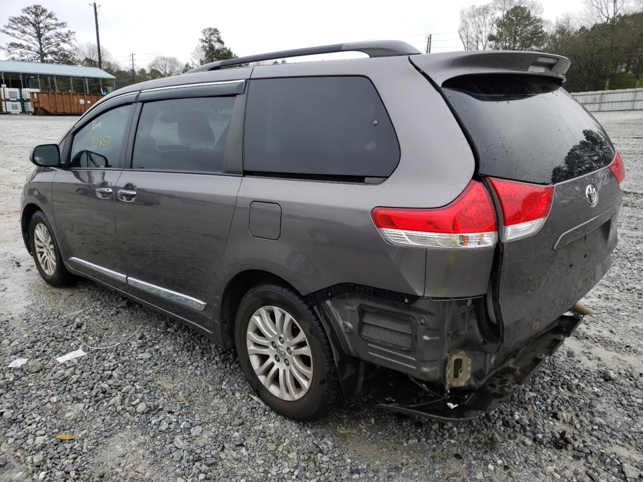 Photo 3 from auction – 2014 TOYOTA SIENNA XLE with VIN 5TDYK3DC6ES448928