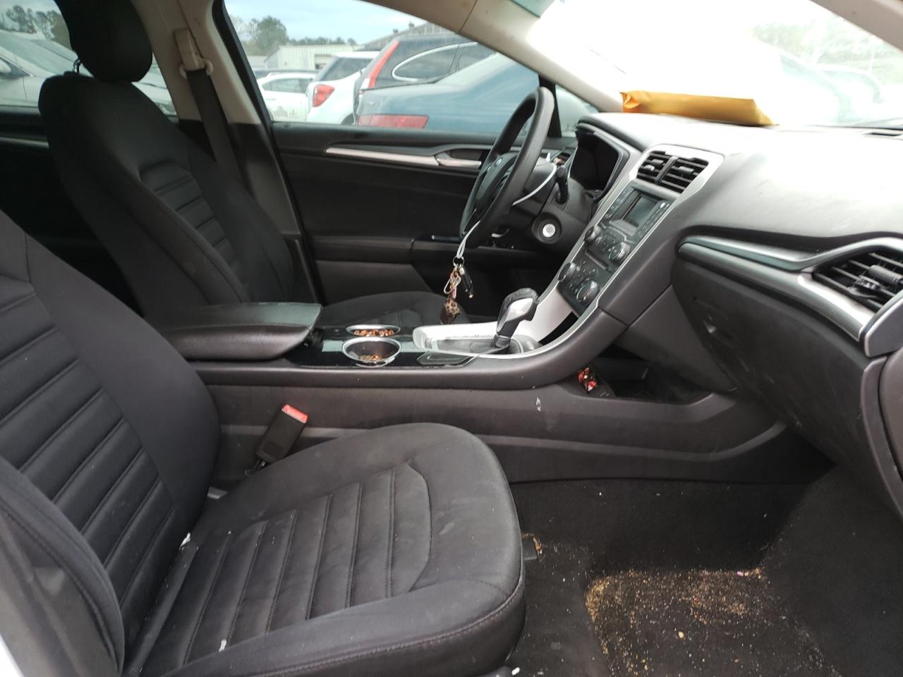 Photo 5 from auction – 2014 FORD FUSION SE with VIN 3FA6P0LU4ER129473